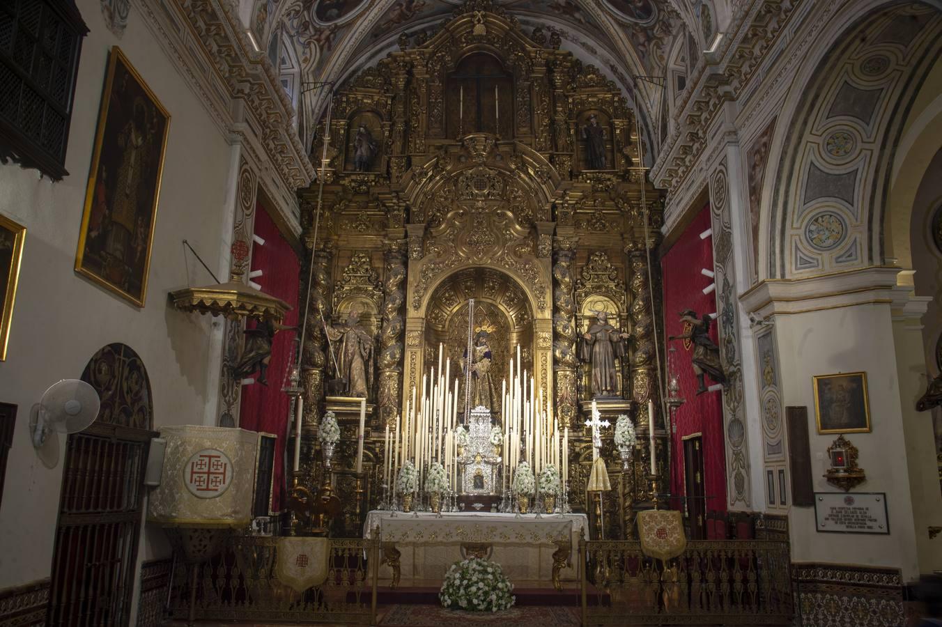 Altar de triduo eucaristíco del Silencio