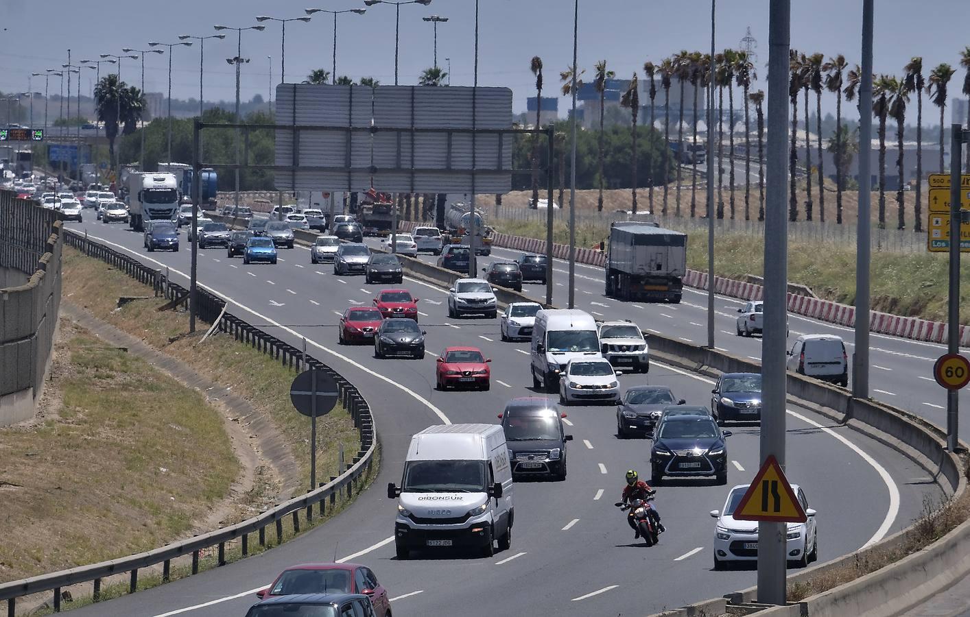 En imágenes: Sevilla, otra vez con atascos con la desescalada