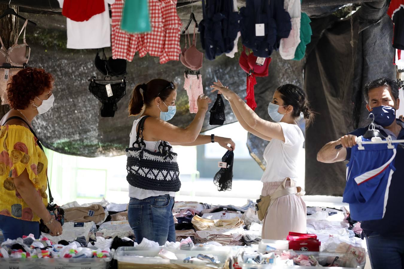 La vuelta de los mercadillos en Córdoba, en imágenes