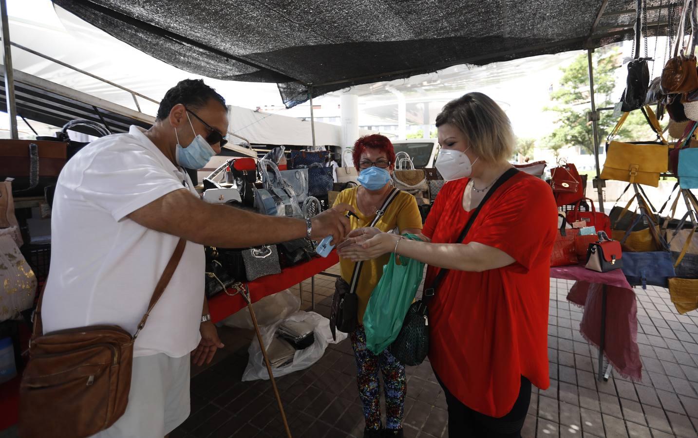 La vuelta de los mercadillos en Córdoba, en imágenes