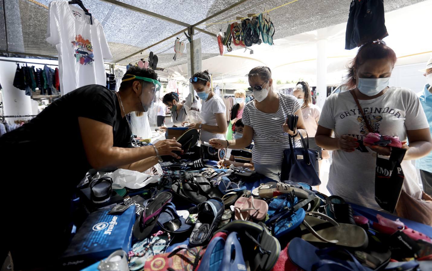 La vuelta de los mercadillos en Córdoba, en imágenes