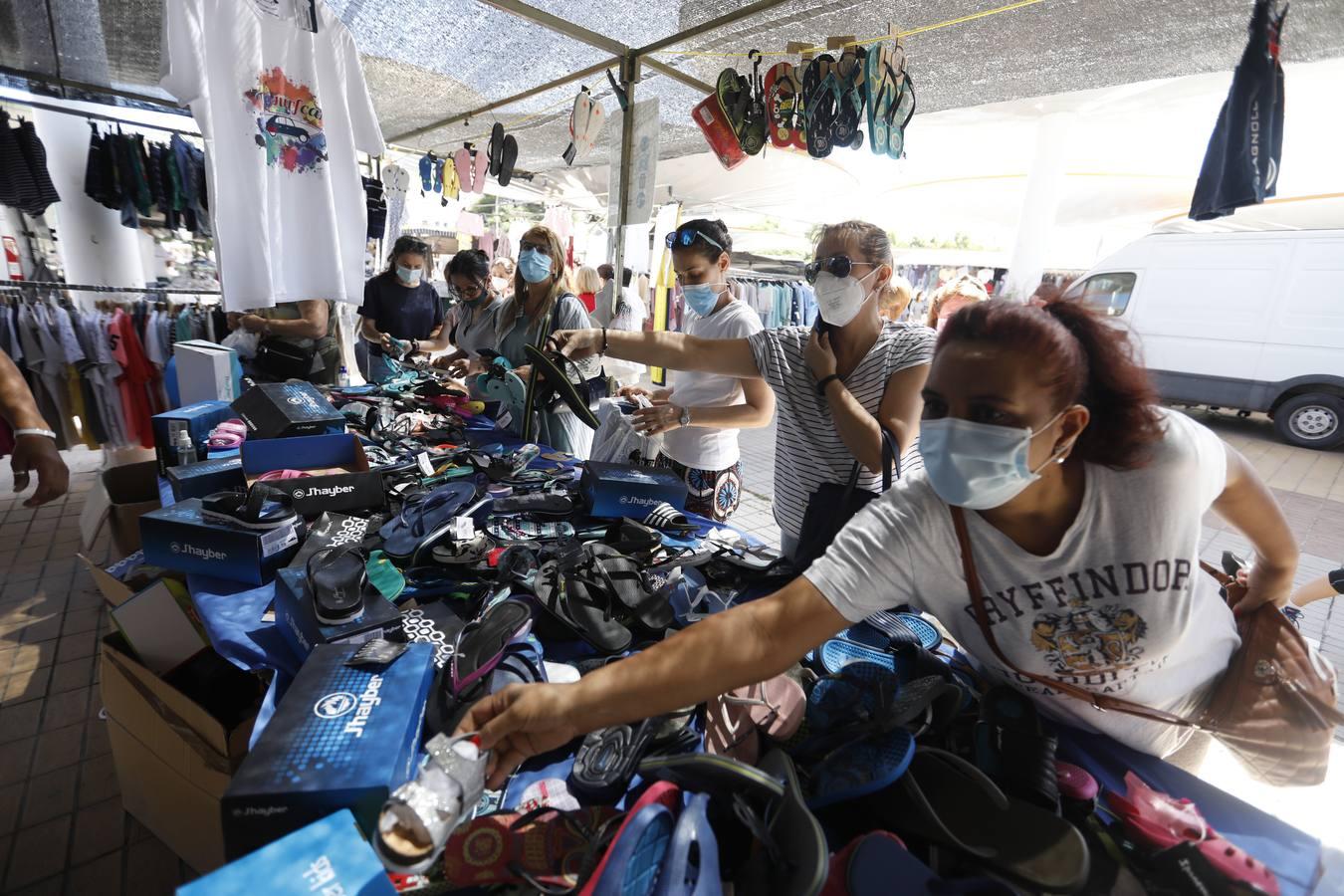 La vuelta de los mercadillos en Córdoba, en imágenes