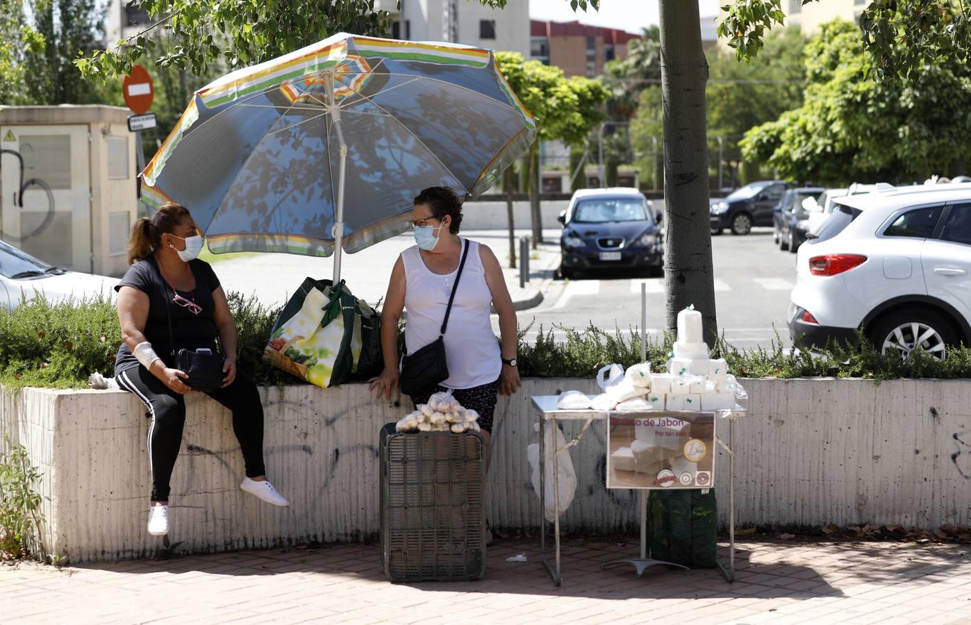 La vuelta de los mercadillos en Córdoba, en imágenes