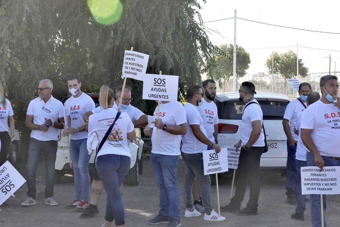 En imágenes, los feriantes se plantan ante el Parlamento andaluz