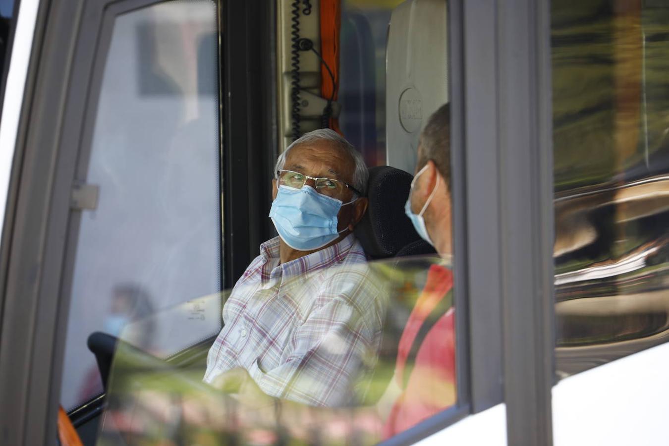 La caravana de autobuses de Córdoba, en imágenes