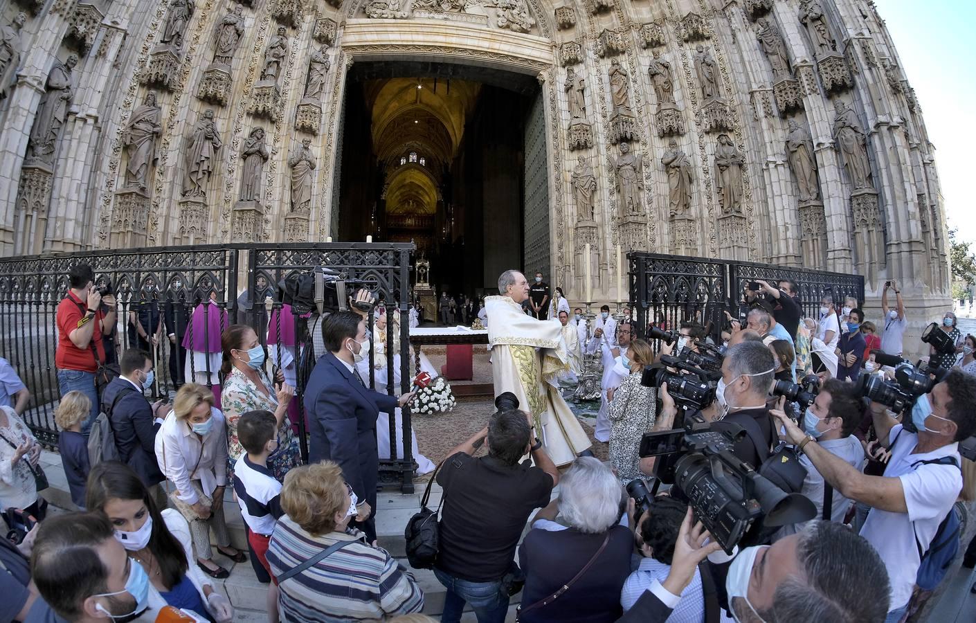 Sevilla vive un Corpus atípico