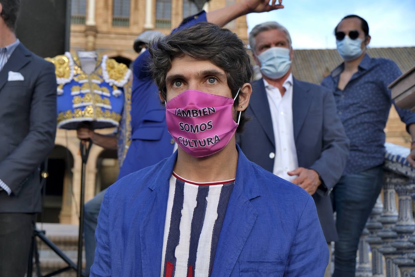 En imágenes, paseo taurino reivindicativo por las calles de Sevilla