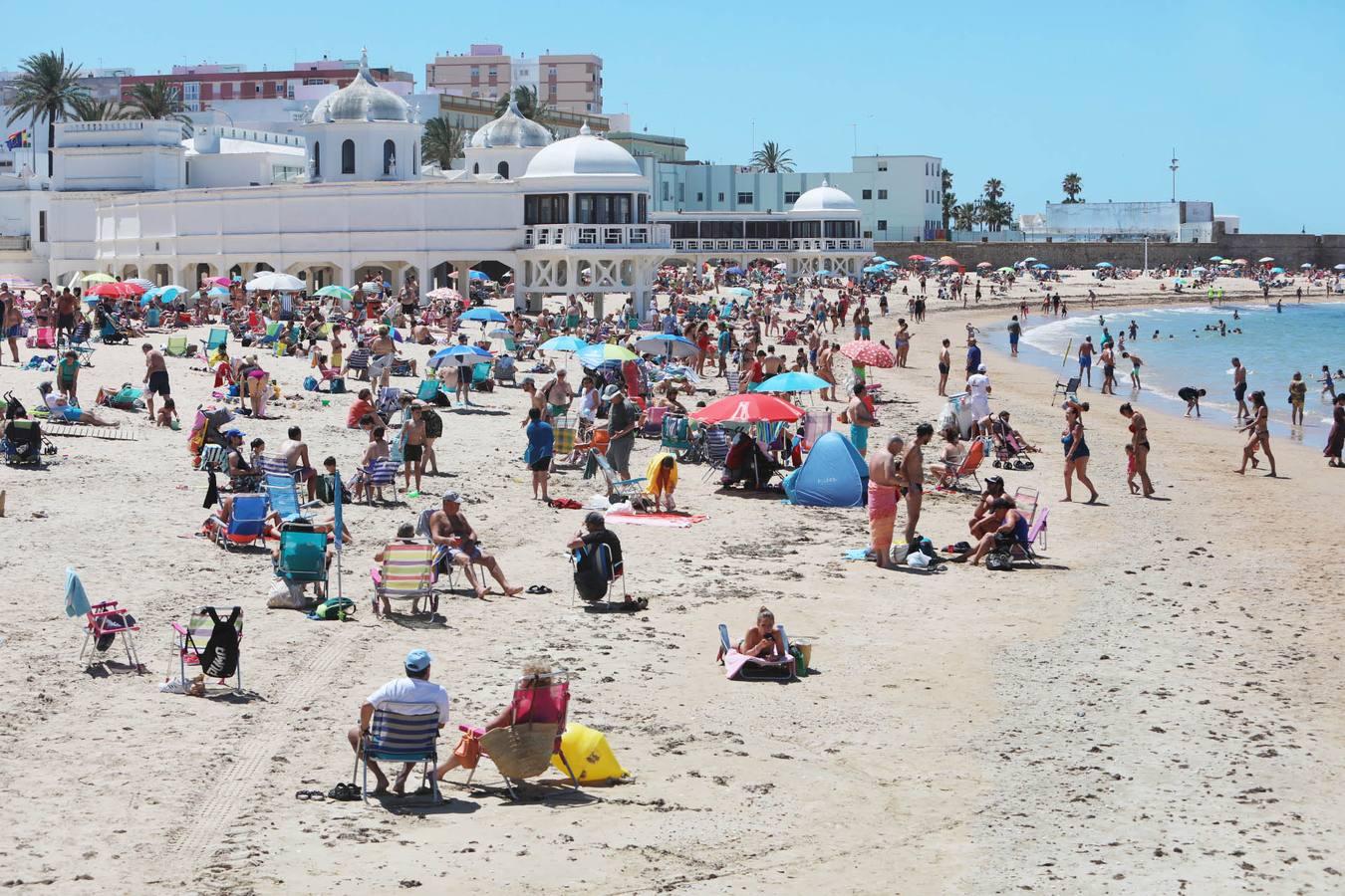 Las playas de Cádiz afrontan otro domingo entre medidas de seguridad