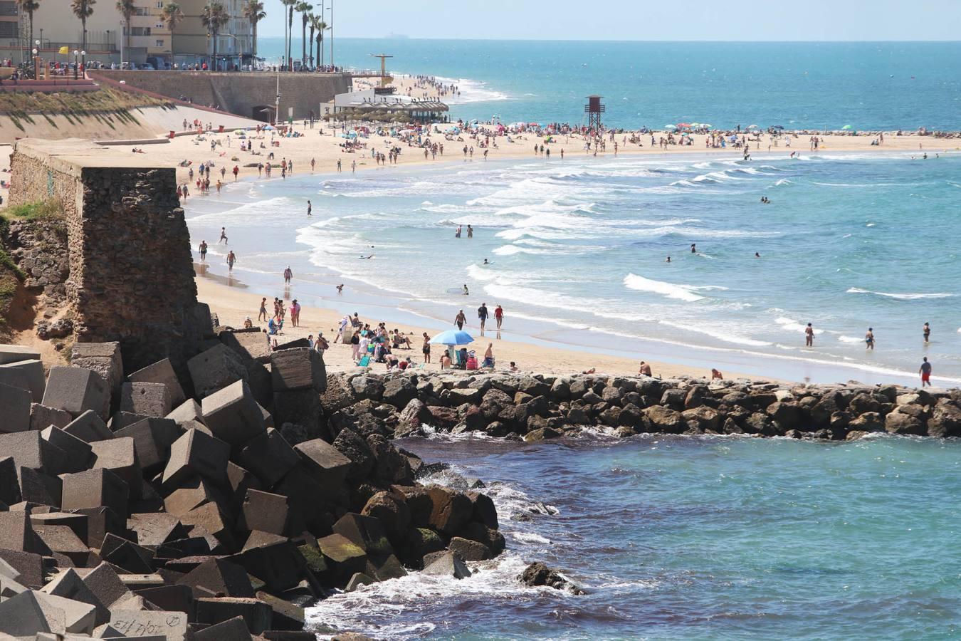 Las playas de Cádiz afrontan otro domingo entre medidas de seguridad