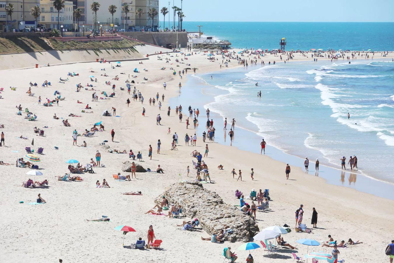 Las playas de Cádiz afrontan otro domingo entre medidas de seguridad