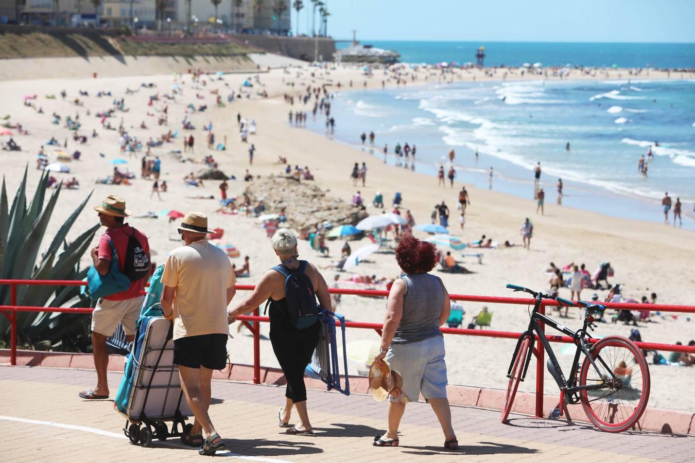 Las playas de Cádiz afrontan otro domingo entre medidas de seguridad