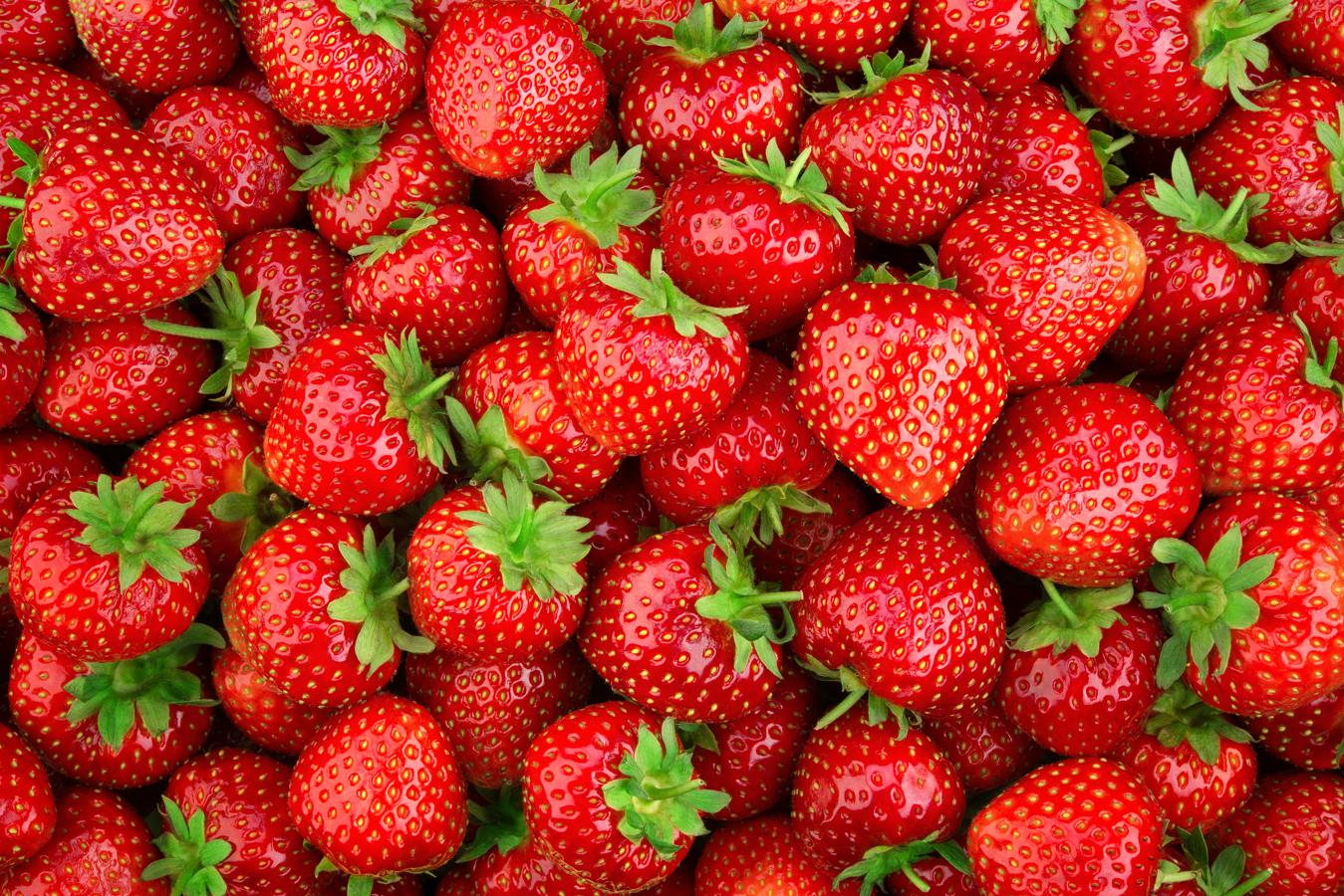 Fresa. Por cada 100 gramos de <a href="https://www.abc.es/bienestar/alimentacion/abci-fresa-201909240903_noticia.html" target="_blank">fresas</a>, 89,6 gramos es agua.