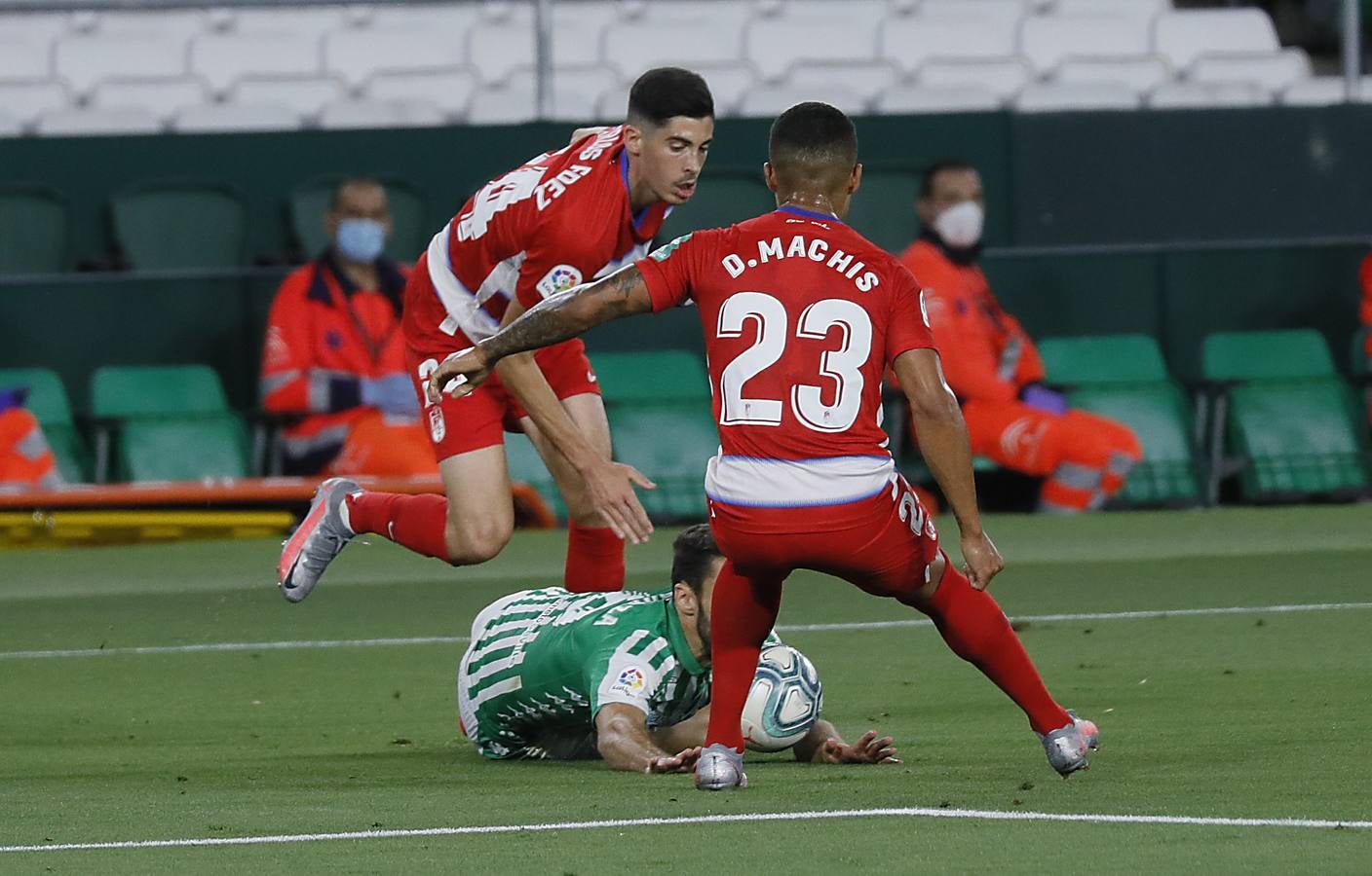 En imágenes, el Betis-Granada en el Villamarín