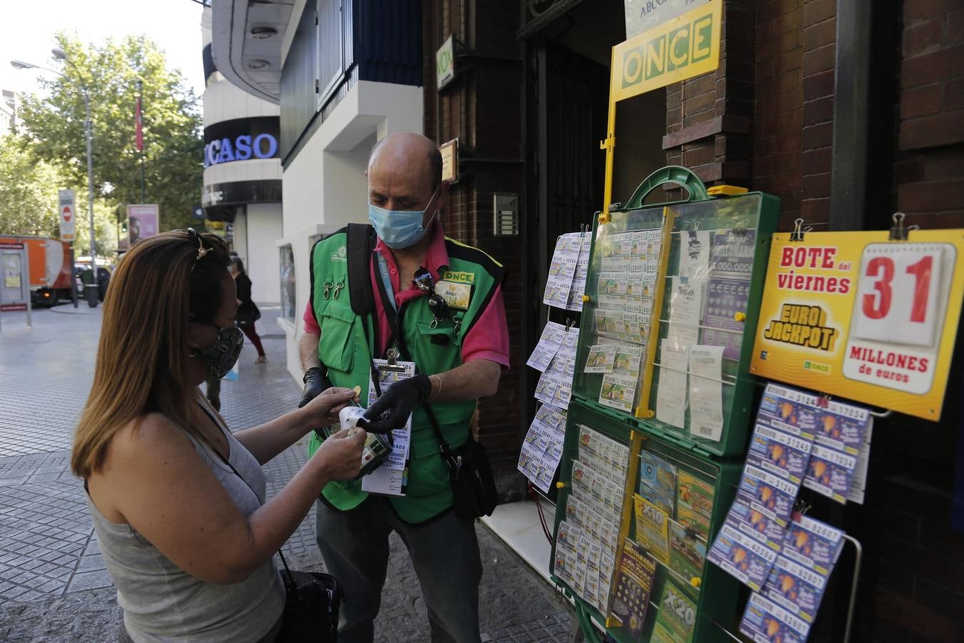 La vuelta de la venta de cupones de la ONCE en Córdoba, en imágenes