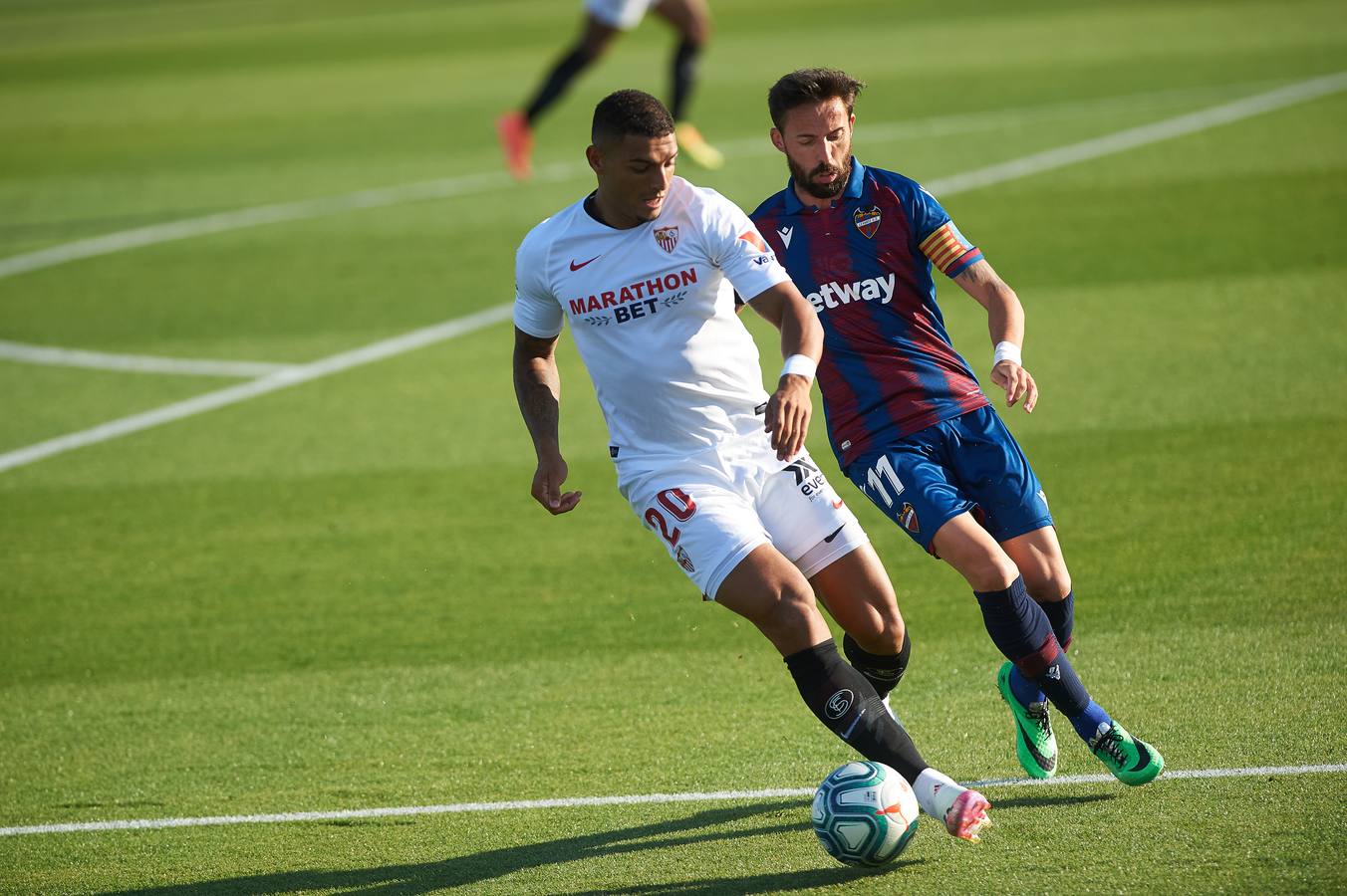 El partido Levante-Sevilla, en imágenes