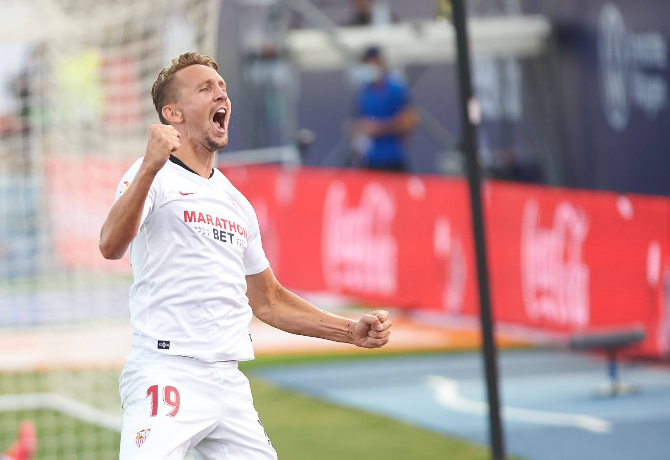 El partido Levante-Sevilla, en imágenes