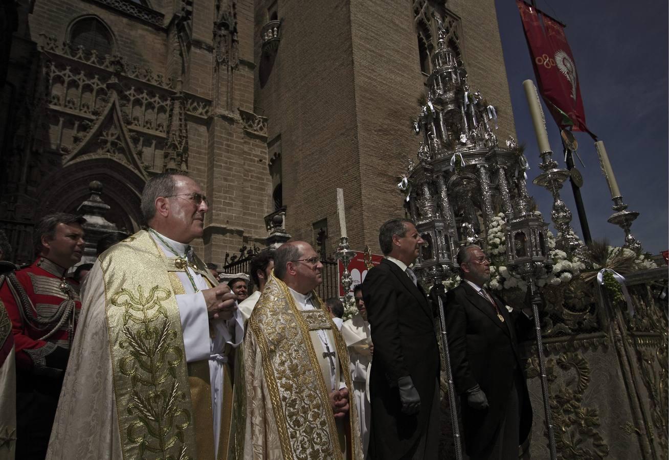 Fotogalería de Santiago Gómez Sierra en las hermandades de Sevilla