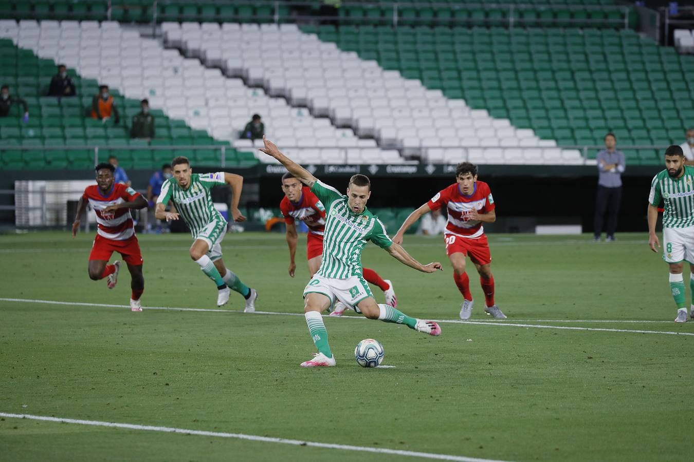 En imágenes, el Betis-Granada en el Villamarín