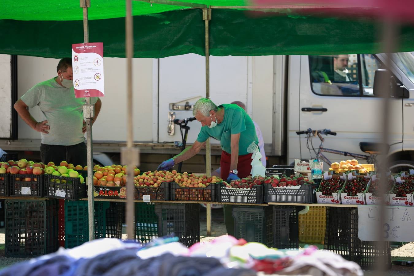 Reabre el mercadillo de Cerro Amate