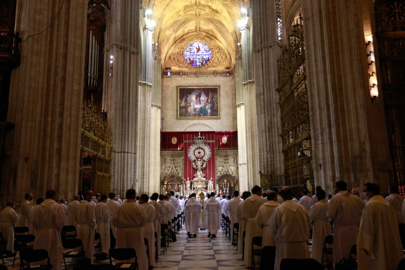 El clero sevillano celebra la Misa Crismal con varios homenajes