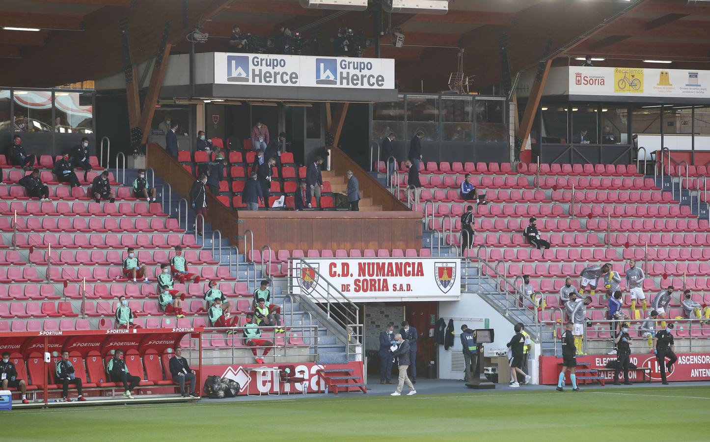 FOTOS: Numancia - Cádiz CF en Soria