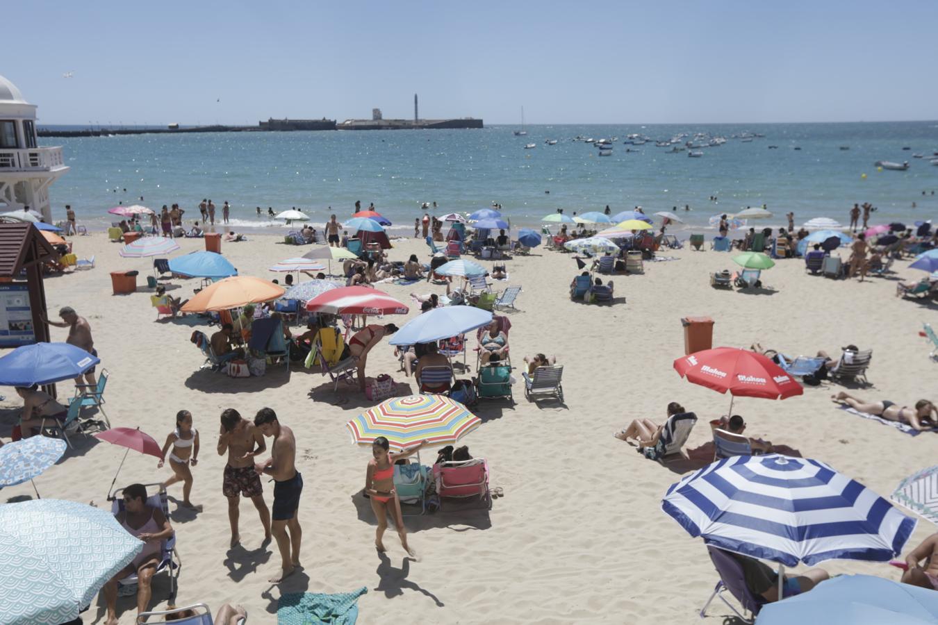 FOTOS: Cádiz presume de playas en el primer día de la &#039;nueva normalidad&#039;