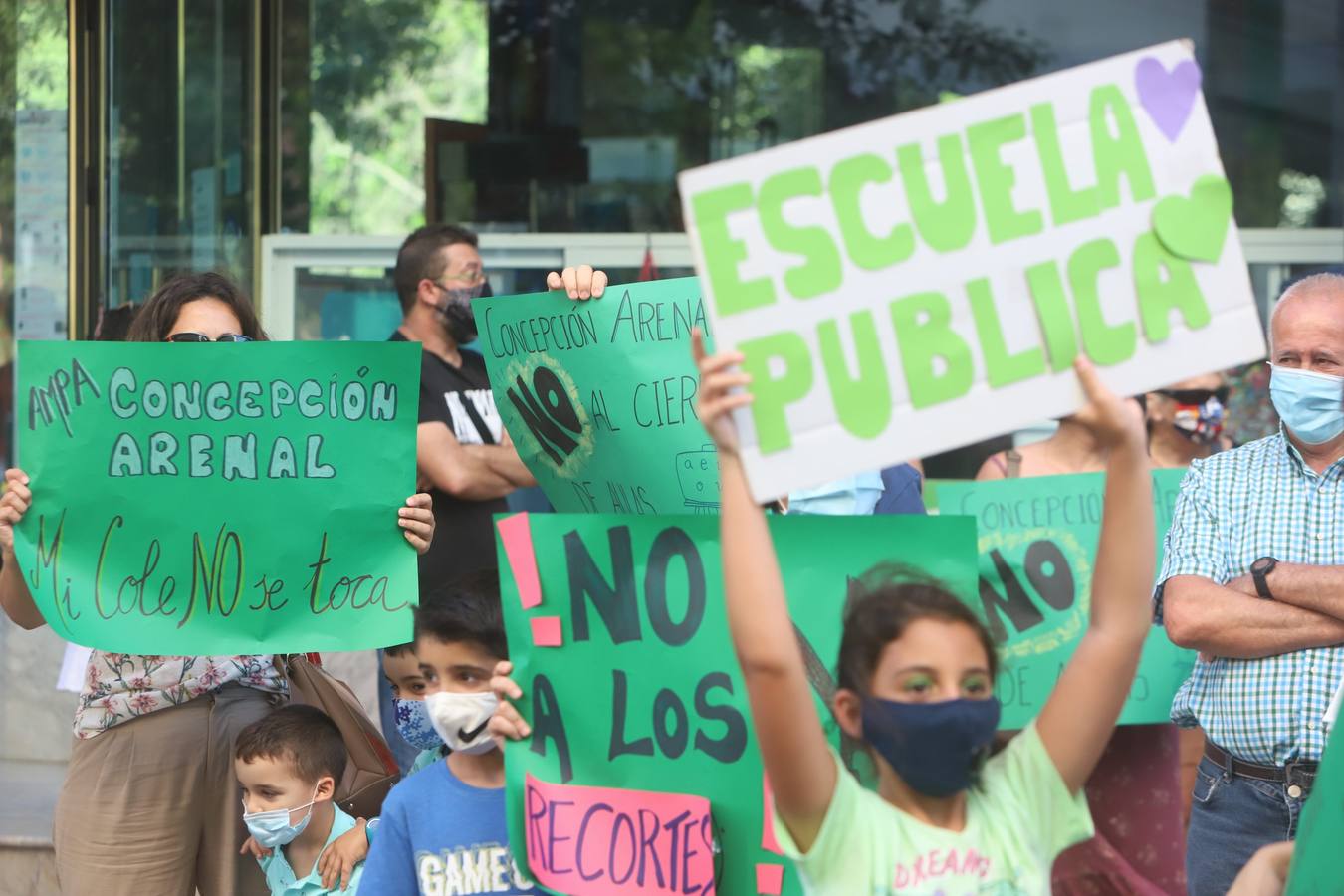 La protesta de padres y alumnos en Córdoba contra el recorte de unidades educativas