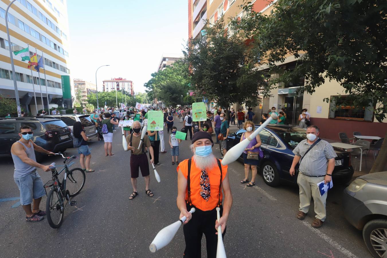 La protesta de padres y alumnos en Córdoba contra el recorte de unidades educativas