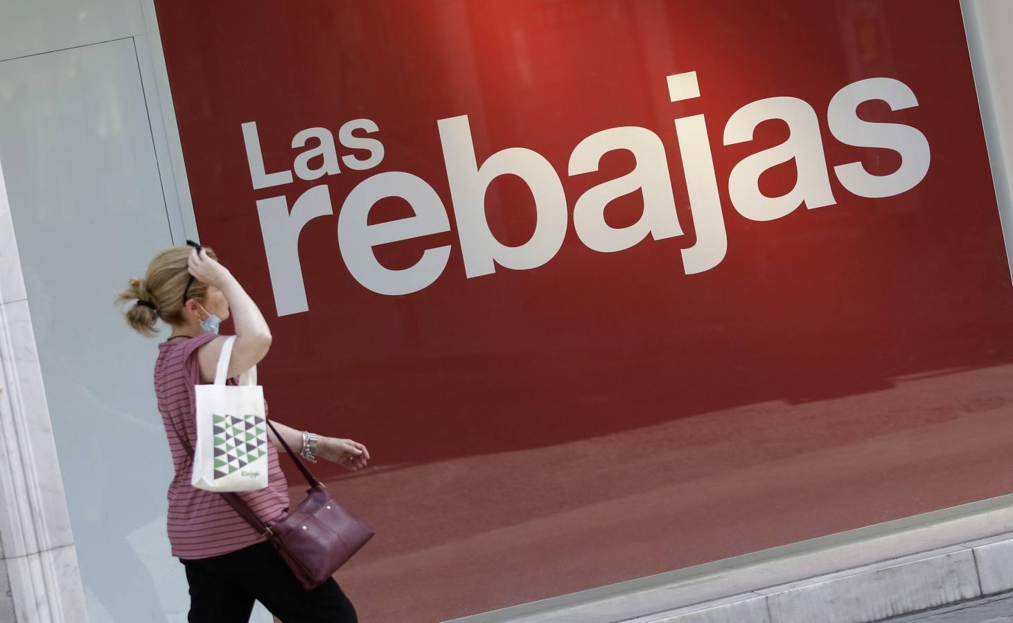 En imágenes: comienzan las rebajas en Sevilla