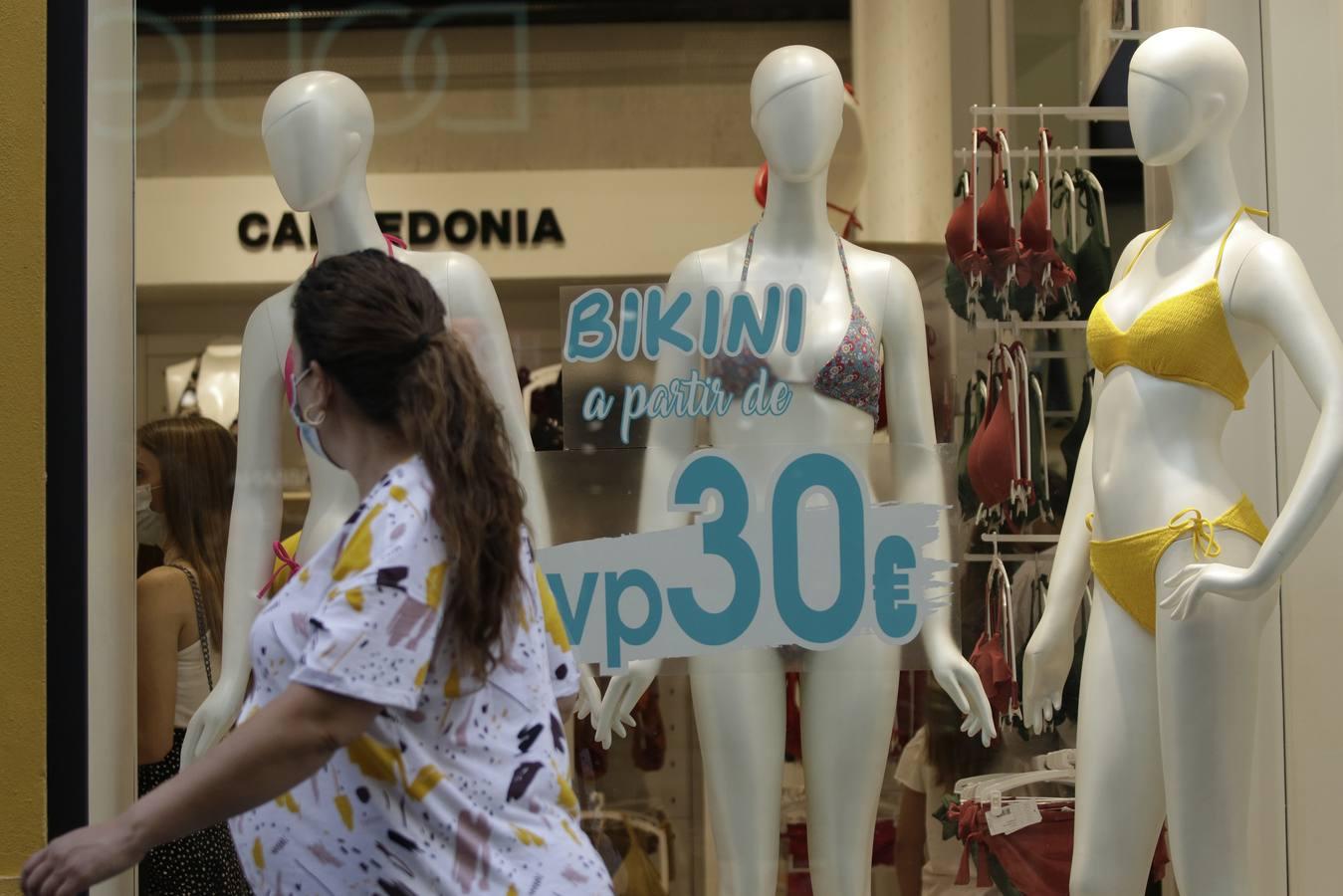 En imágenes: comienzan las rebajas en Sevilla