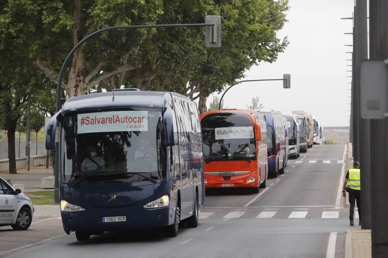 La protesta #Salvarelautocar de Córdoba en imágenes