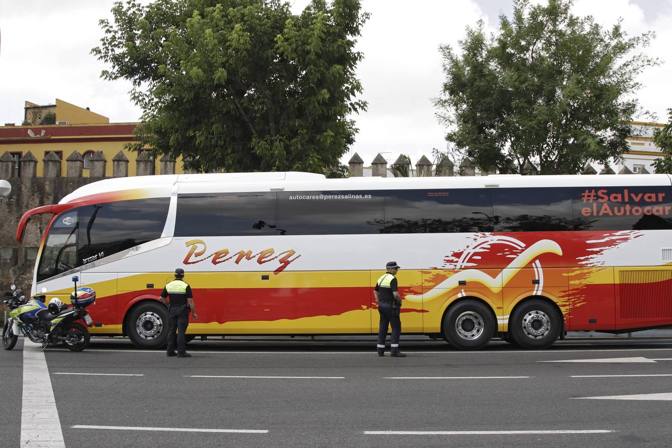 Nueva protesta del sector del autocar en Sevilla