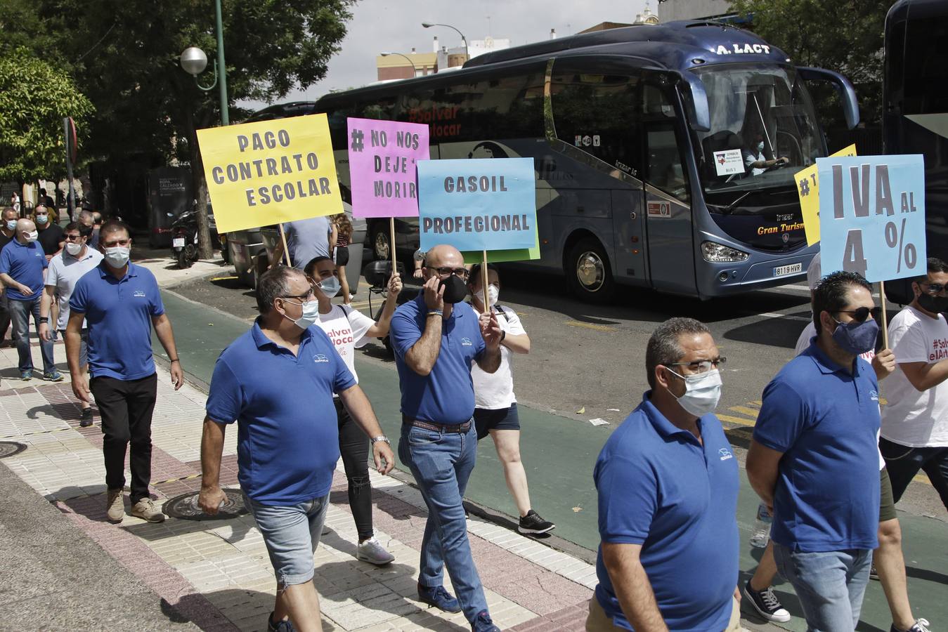 Nueva protesta del sector del autocar en Sevilla