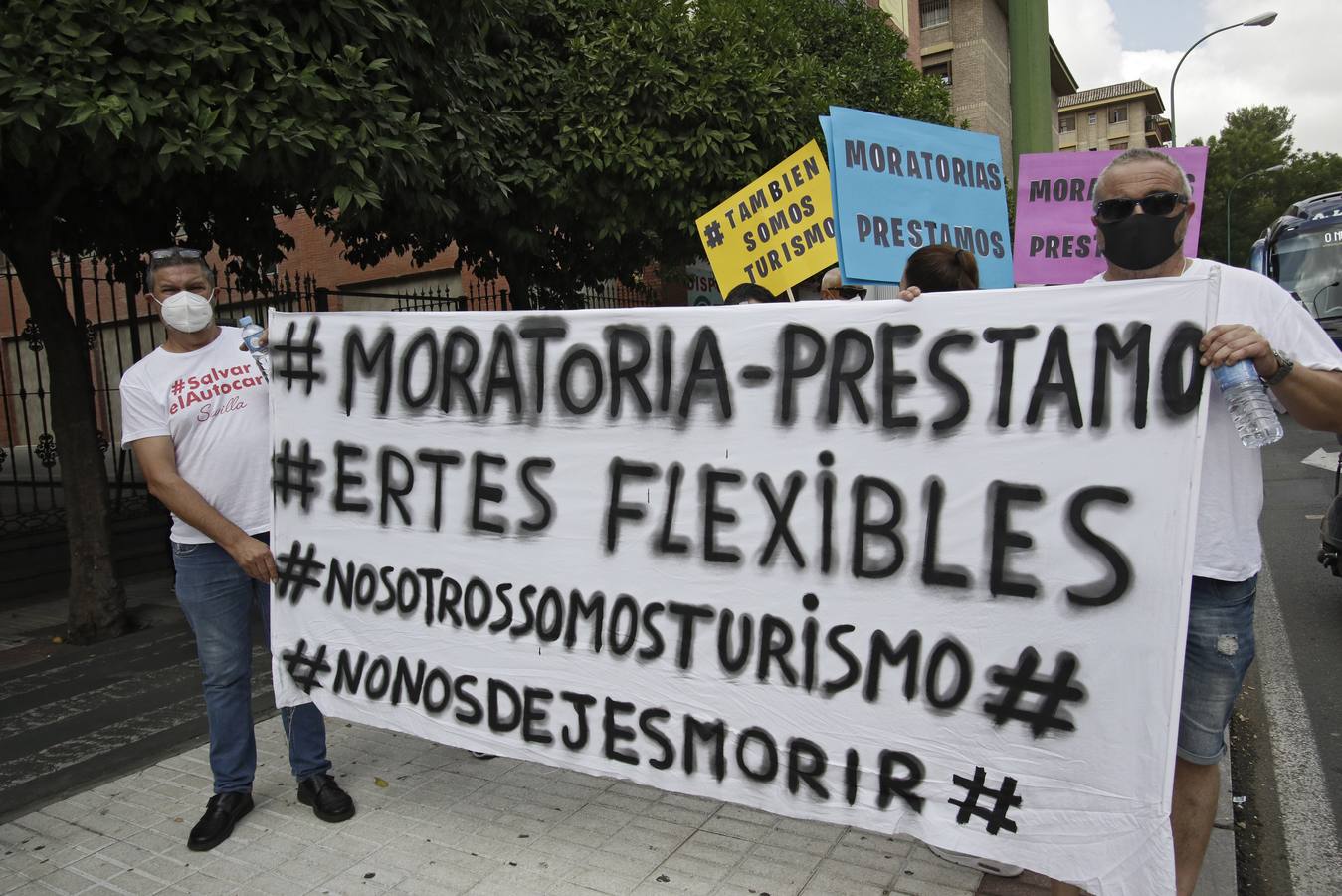 Nueva protesta del sector del autocar en Sevilla