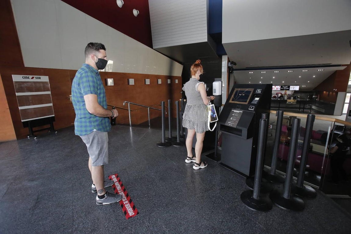 En imágenes, la reapertura de las salas de cine en Córdoba