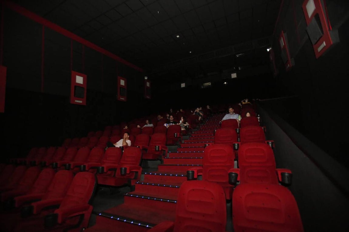 En imágenes, la reapertura de las salas de cine en Córdoba