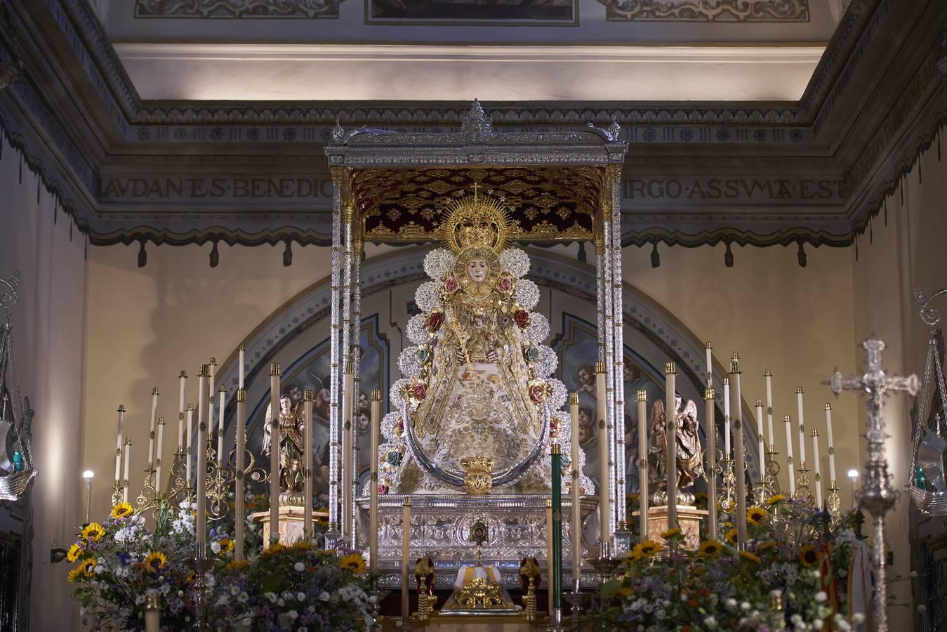 La Virgen del Rocío amanece en su paso para presidir la Función Principal en honor al Patrón, San Pedro