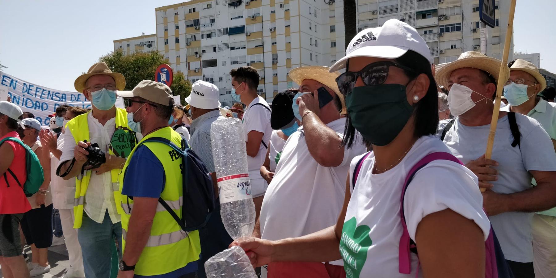 FOTOS: De Trebujena a Jerez a pie por una sanidad pública digna