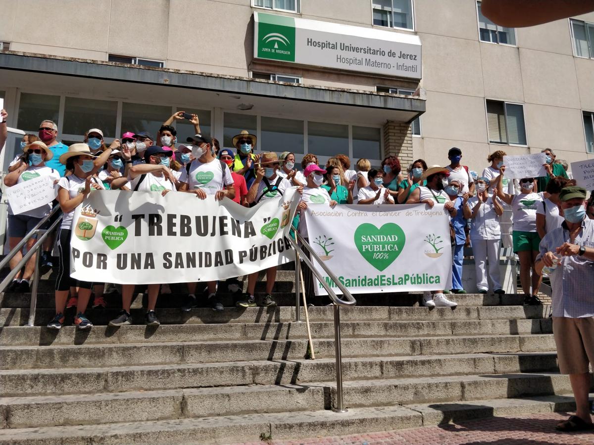 FOTOS: De Trebujena a Jerez a pie por una sanidad pública digna