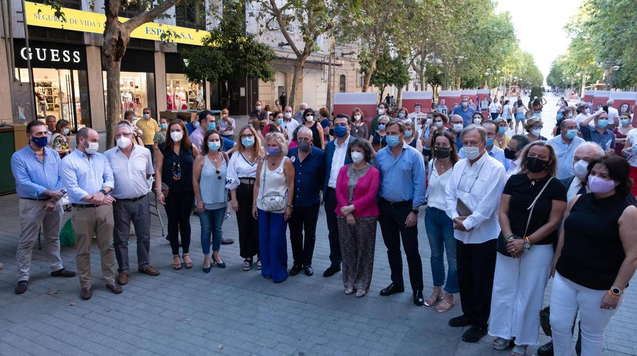 En imágenes, el acto de apoyo en Córdoba a la familia de Paco Molina