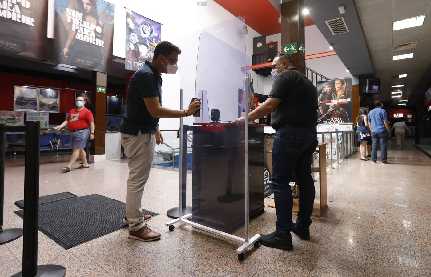 La reapertura de los cines Guadalquivir de Córdoba, en imágenes