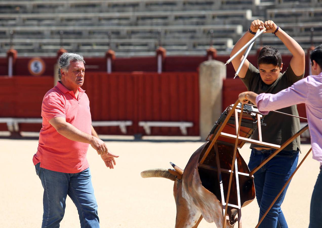 El maestro Víctor Méndes. 