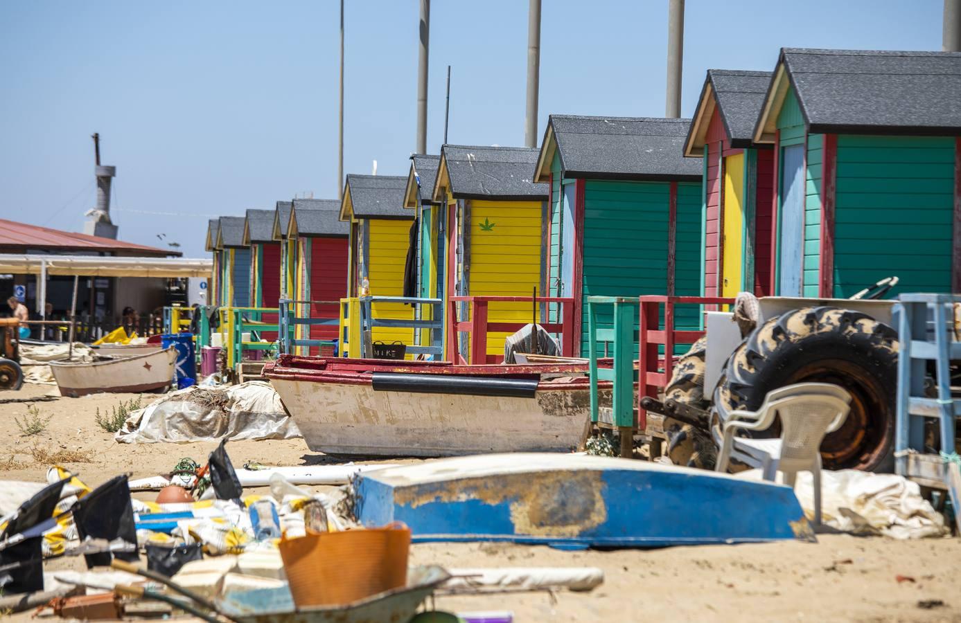 En imágenes, la playa de La Antilla da la bienvenida al verano