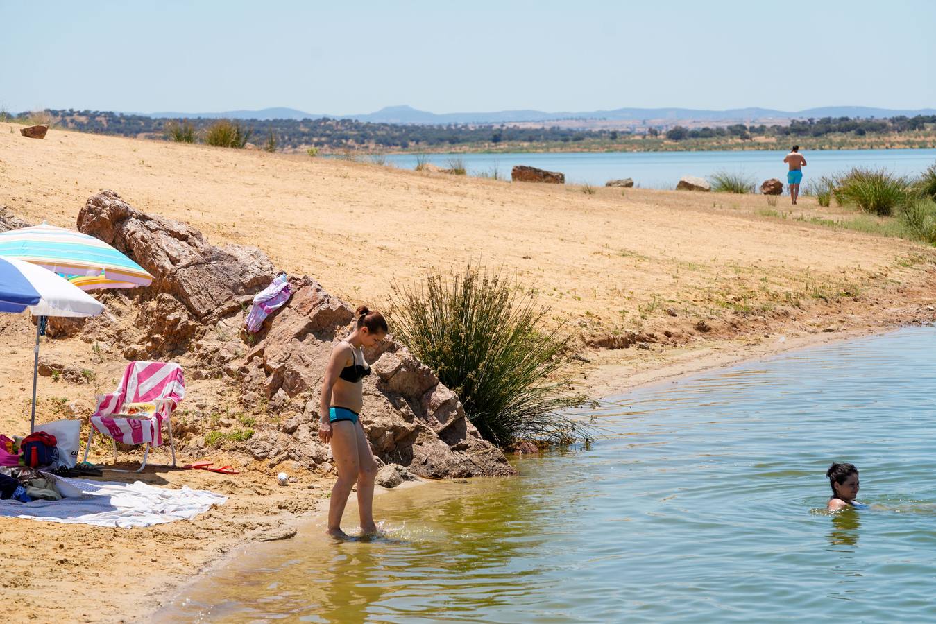 Los primeros chapuzones en las playas de interior de Córdoba