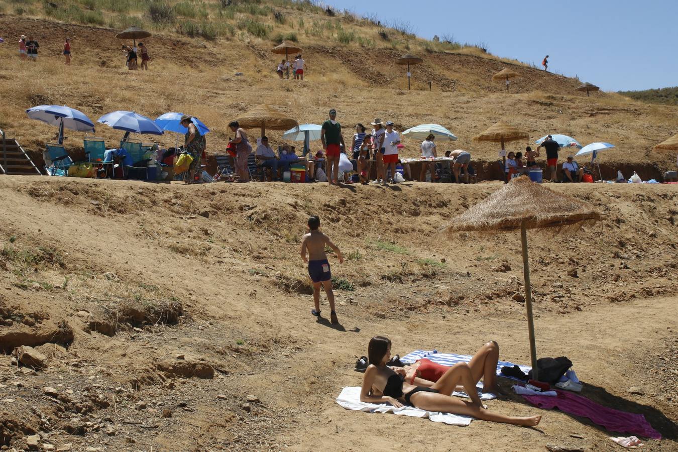 Los primeros chapuzones en las playas de interior de Córdoba