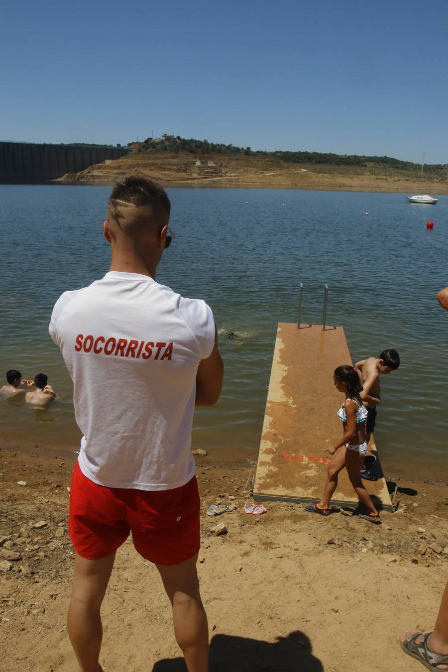 Los primeros chapuzones en las playas de interior de Córdoba