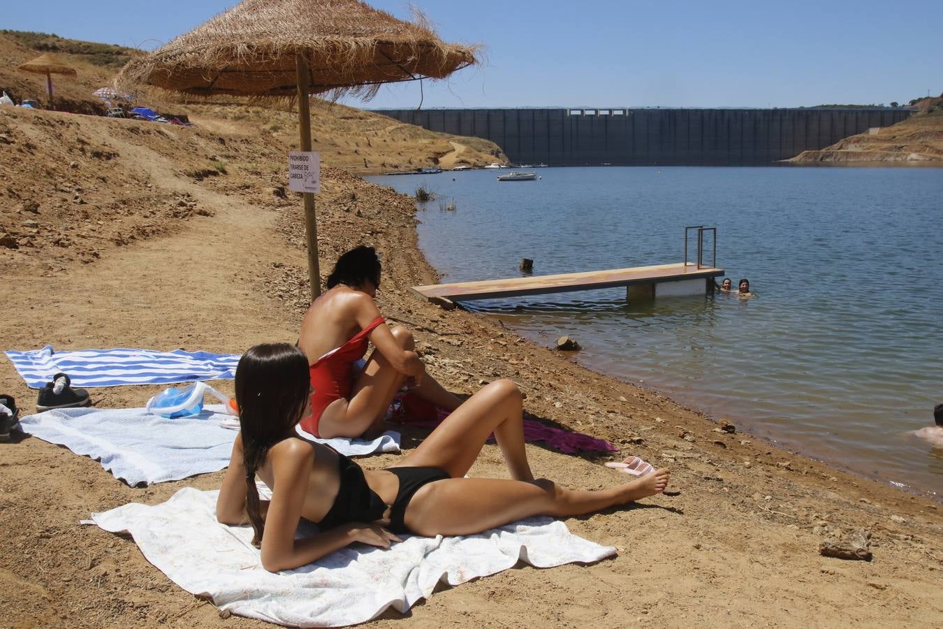 Los primeros chapuzones en las playas de interior de Córdoba