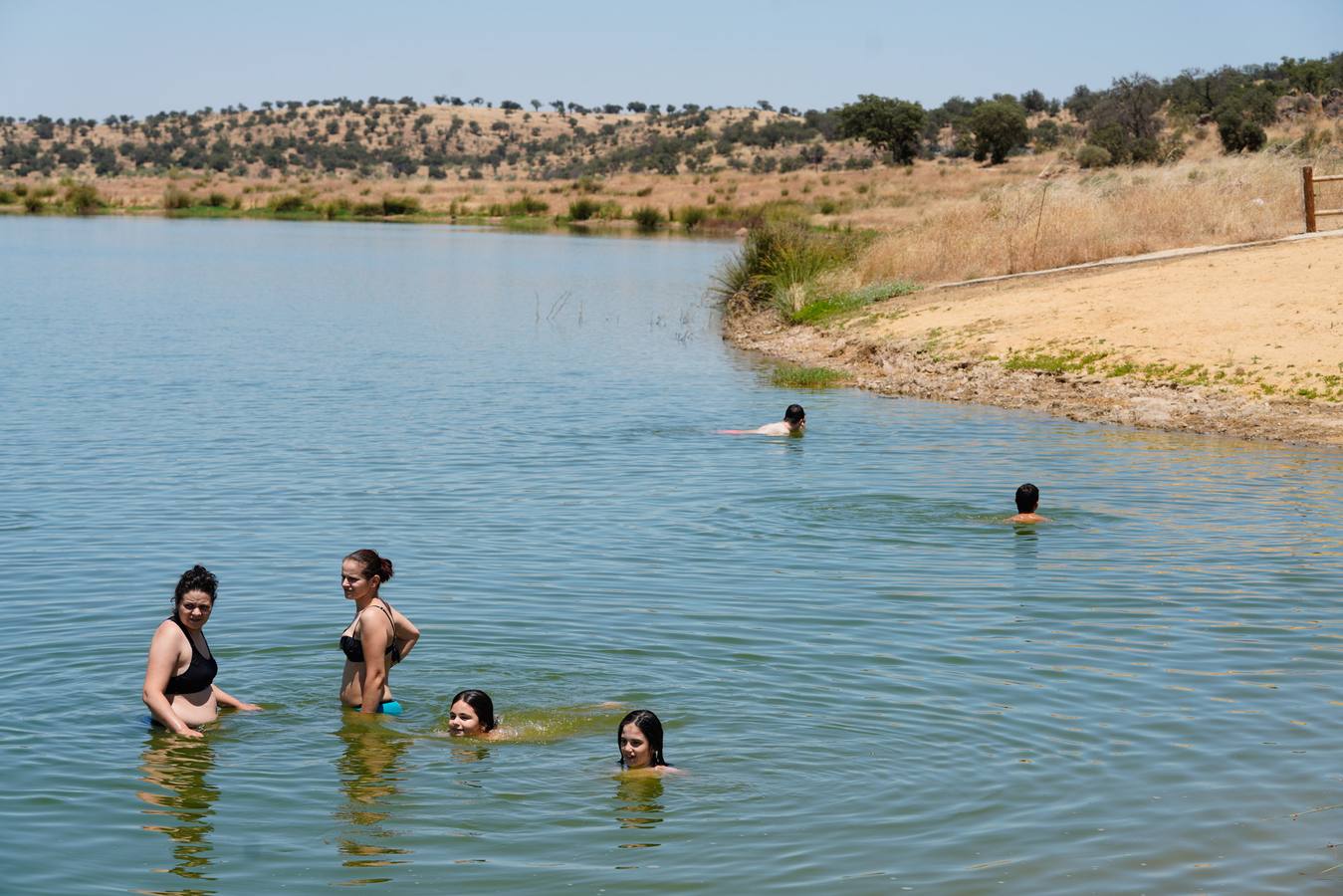 Los primeros chapuzones en las playas de interior de Córdoba