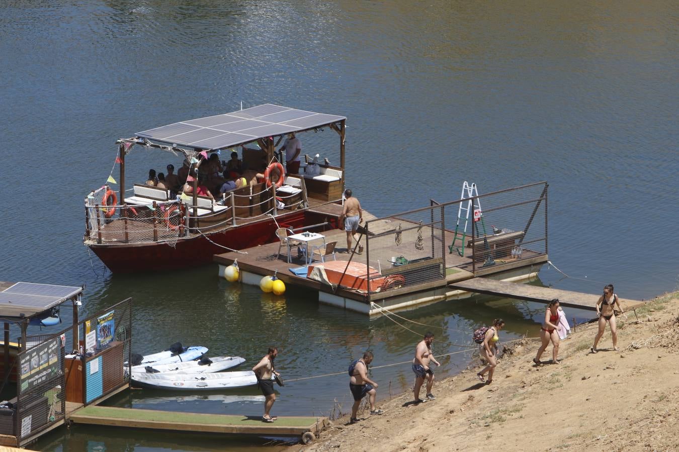 Los primeros chapuzones en las playas de interior de Córdoba