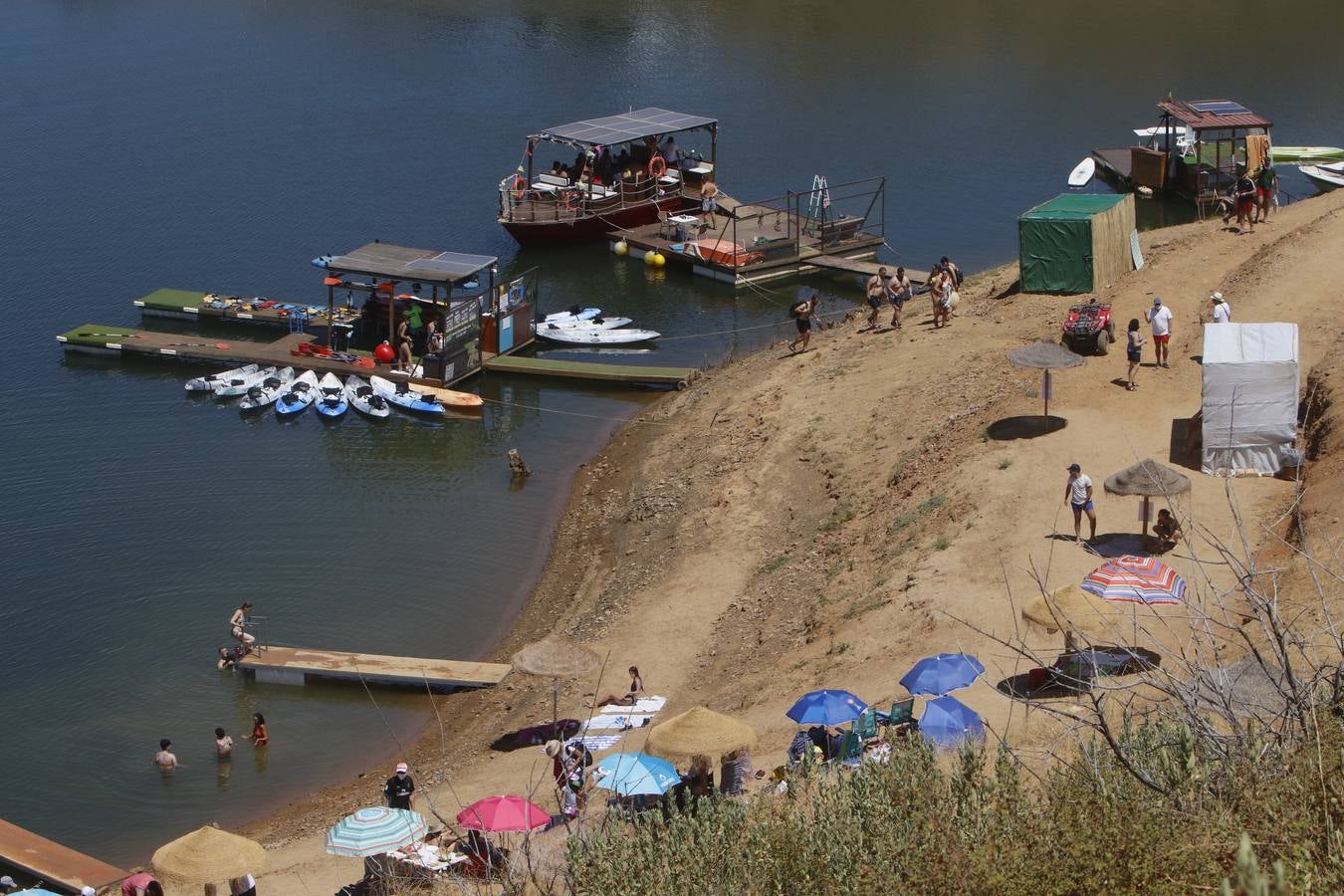 Los primeros chapuzones en las playas de interior de Córdoba